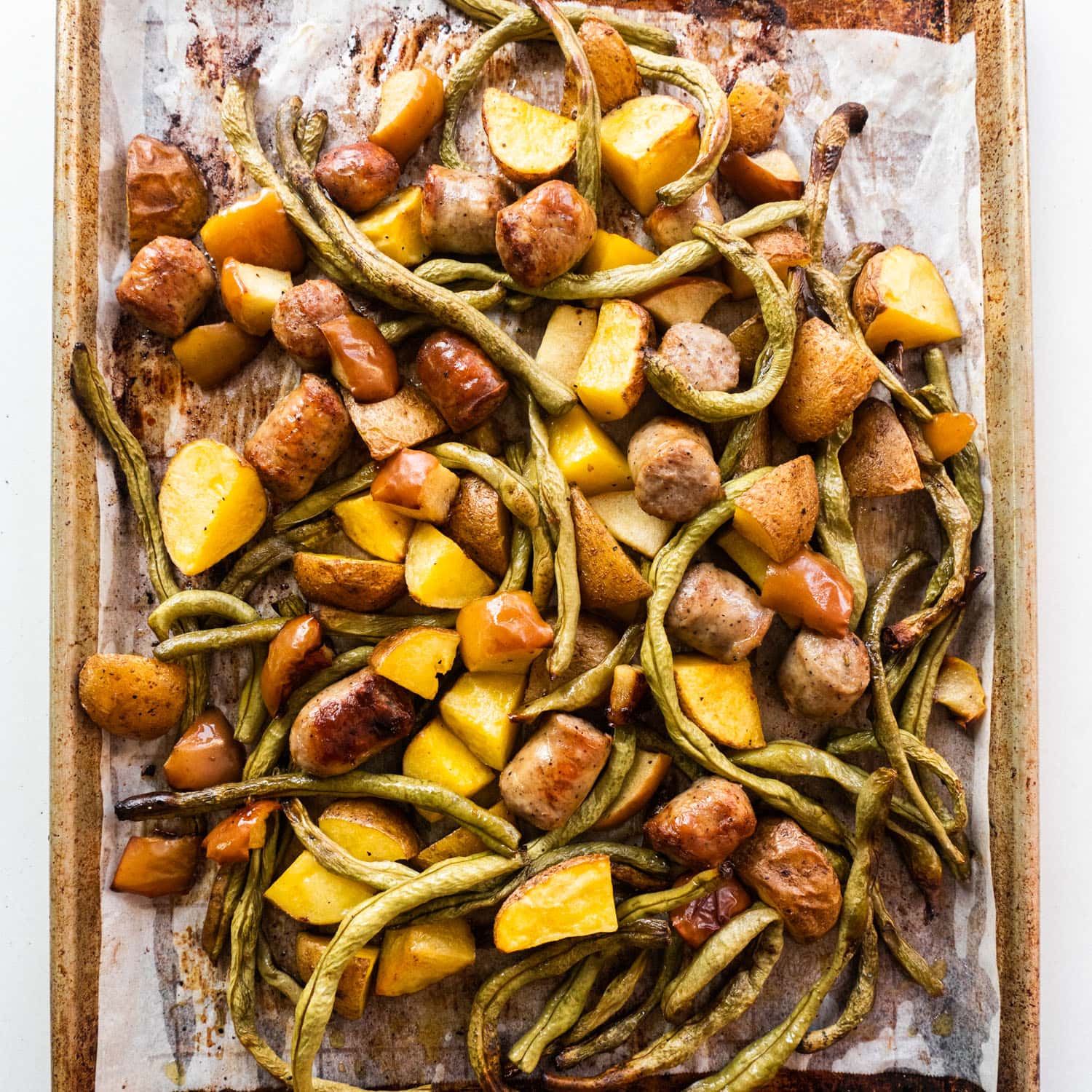 Easy 30-Minute Sheet Pan Sausage, Potatoes, Green Beans & Apple